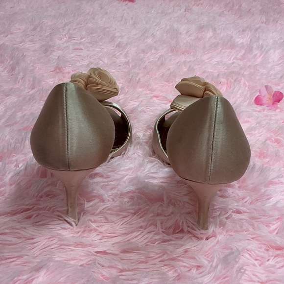 Badgley Mischka Satin Peep-Toe Heels with Rosette Accent in Champagne - Picture 3 of 5